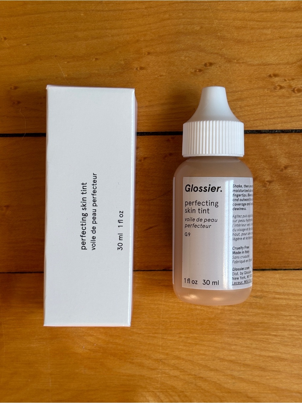NIB Glossier Perfecting Skin Tint for Dewy Sheer Coverage in G9 - Medium Warm